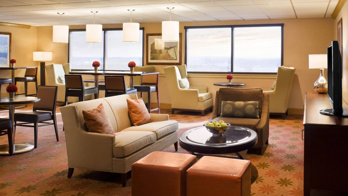 Windsor Locks Hotel | Sheraton Hartford Hotel at Bradley Airport