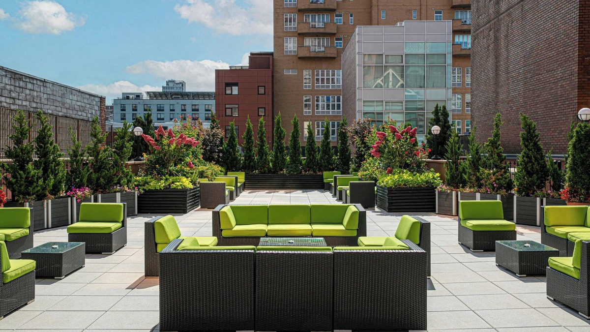 Flushing Chinatown Hotel | Sheraton LaGuardia East Hotel