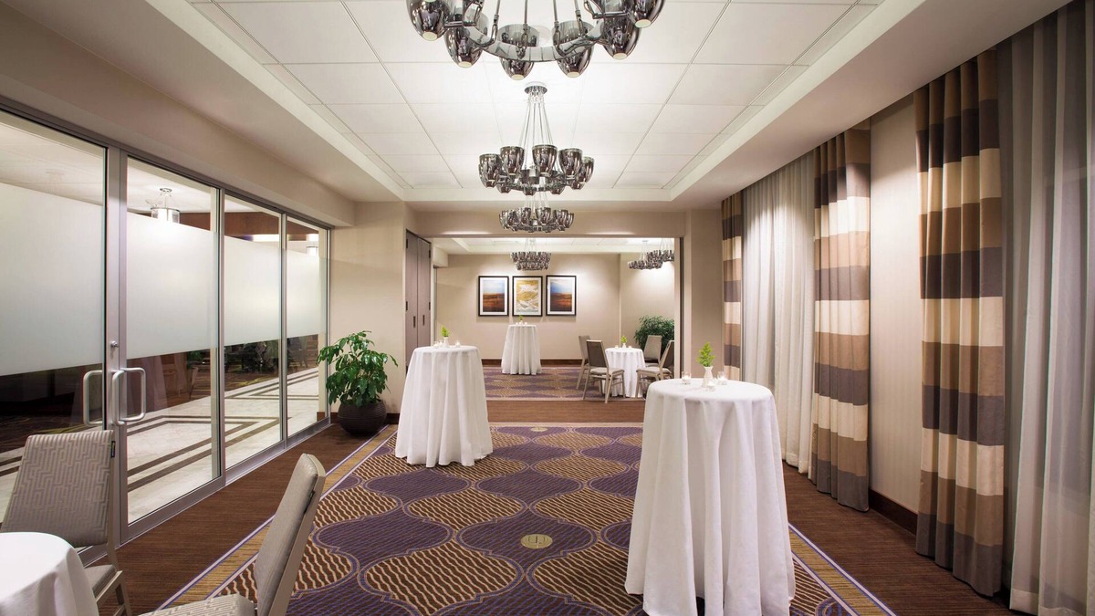 Moon Township Hotel | Sheraton Pittsburgh Airport Hotel