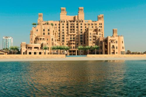 Beach & Coast Resort | Sheraton Sharjah Beach Resort and Spa