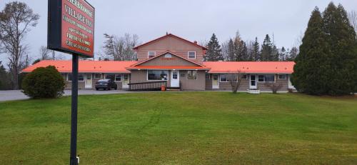 Sherbrooke Hotel | Sherbrooke Village Inn
