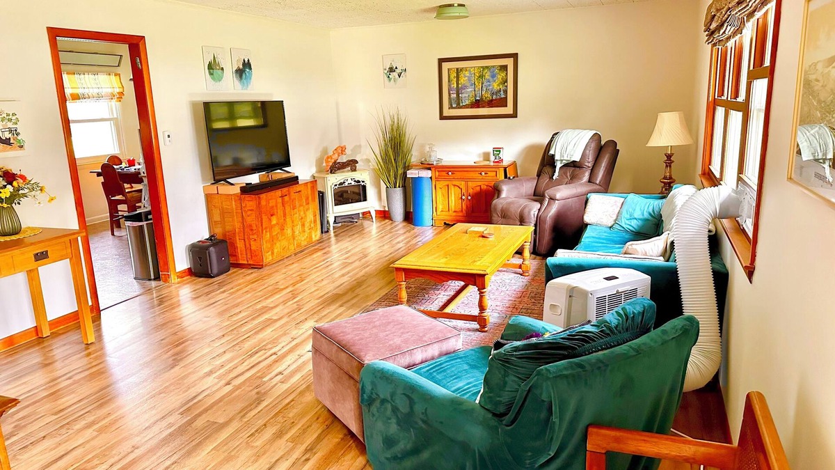 Sherburne House | Sherburne Oasis — Great for Colgate events! Dog-friendly.