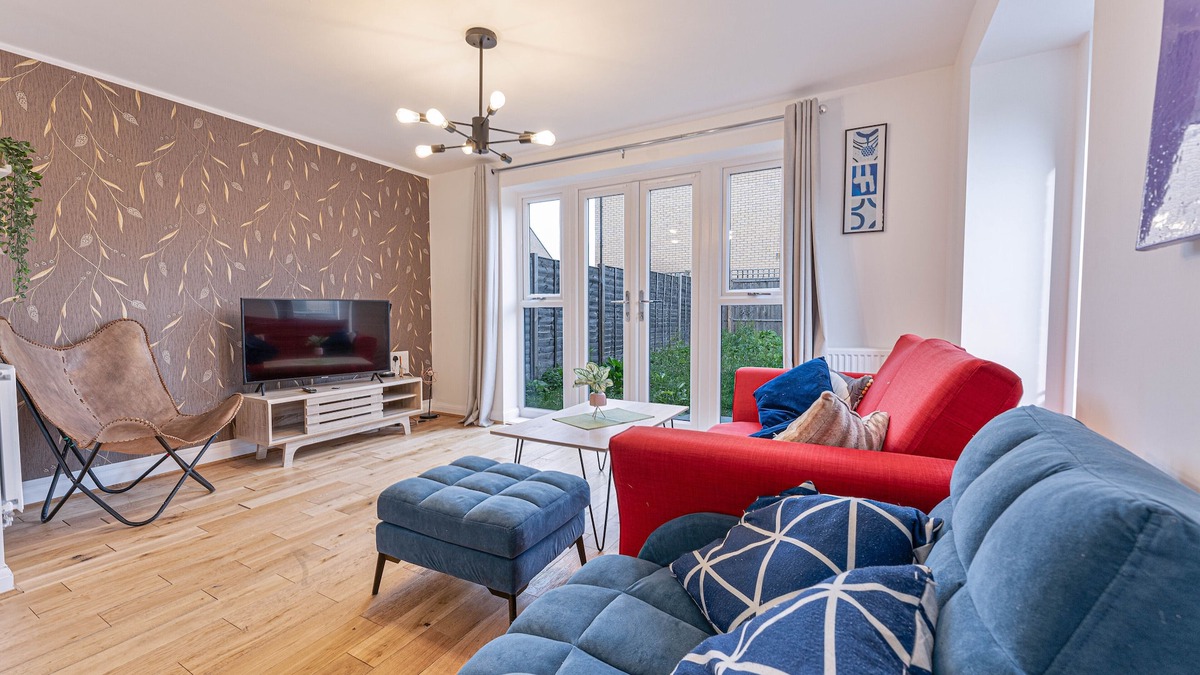 Birmingham City Centre House | Sherlock Modern Home by Svelte Living