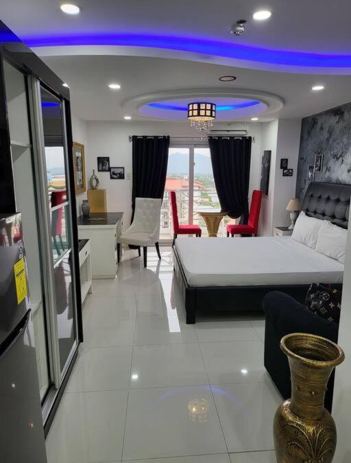 Balibago Apartment | Sheryll Escapes - Kandi Palace Posh 9th floor new studio with King bed and housekeeping