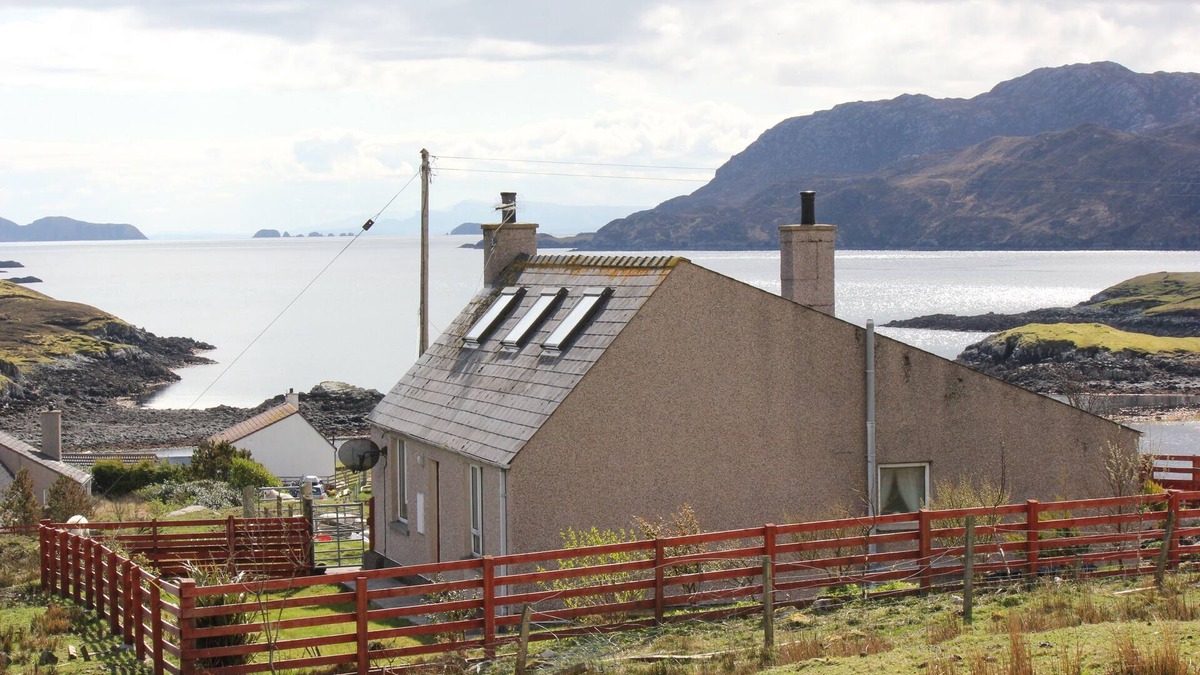 Lewis and Harris Cottage | Shiantview Cottage - Magnificent Sea Views