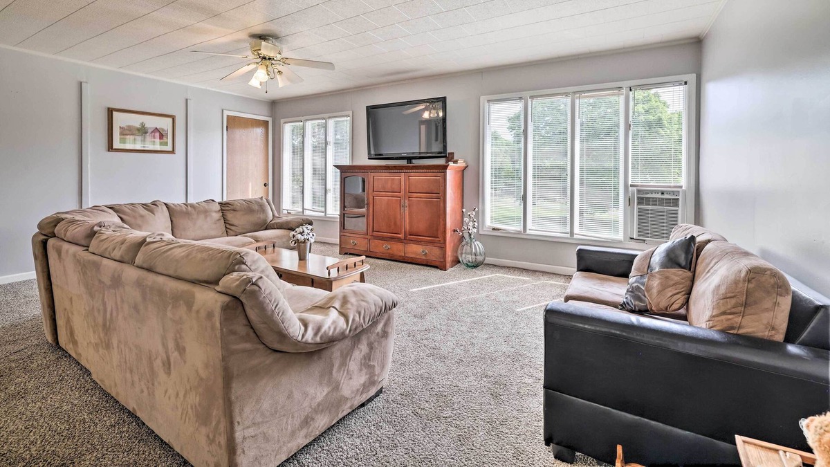 Cambra Apartment | Shickshinny Apt w/ Yard ~ 9 Mi to State Park!
