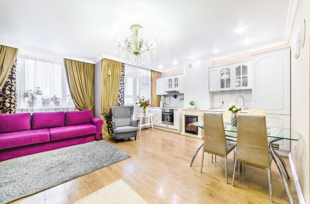 Nizhnyaya Maksakovka Apartment | Шикарная студия с отдельной спальней.