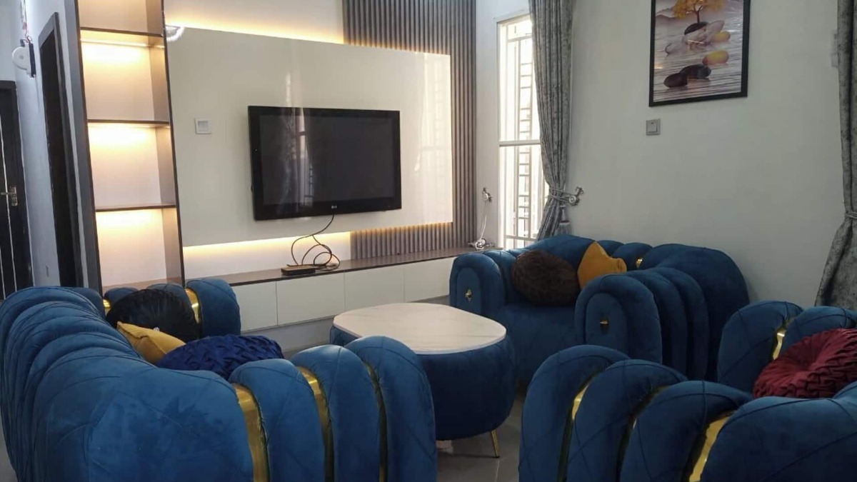 Ofin Apartment | Shimawa-Apartment-Sleeps2-Parking-24/7Security