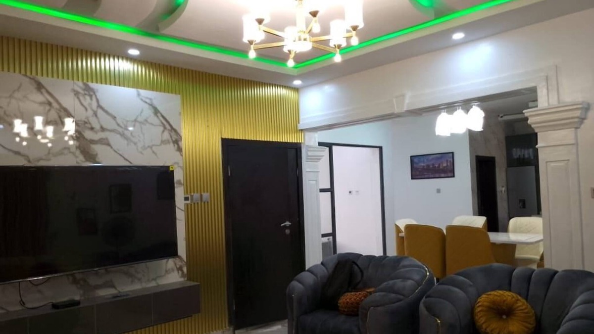 Ofin House | Shimawa-House-Sleeps4-Luxury&Privacy-24/7 Security