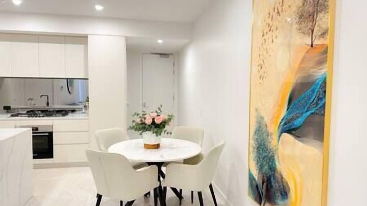 Keysborough House | SHINE Keysborough Highend Family Home, Netflix, Top Location