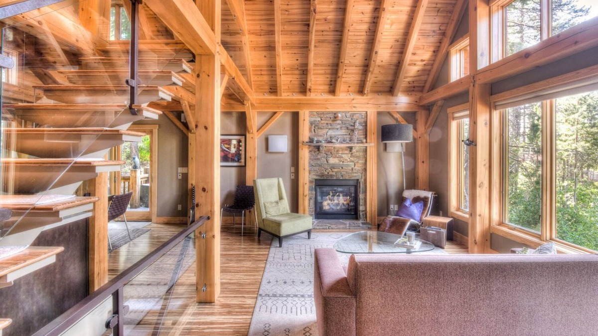 Country Club Estates House | Shining Shire - Sauna, steam shower, very cool!