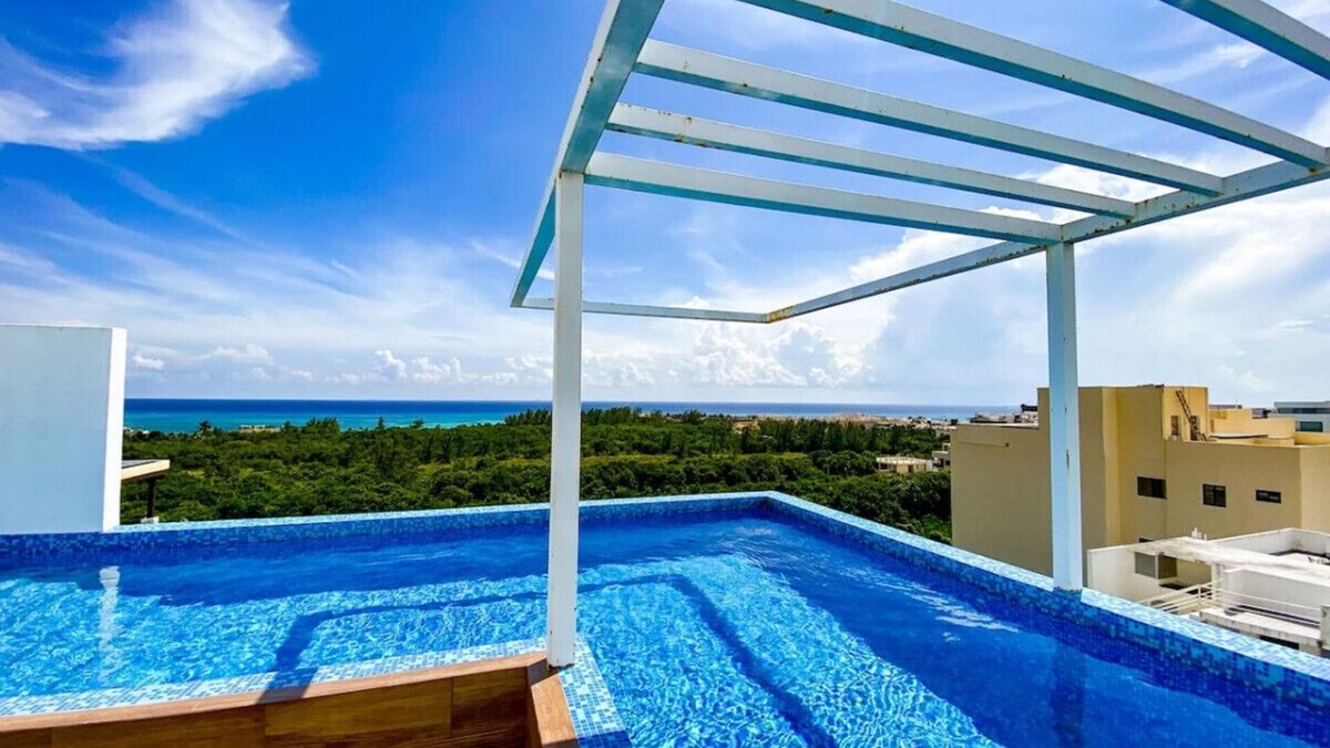 Luis Donaldo Colosio Apartment | Shiny Studio on 5th Ave w/Pool+Gym Steps to Beach