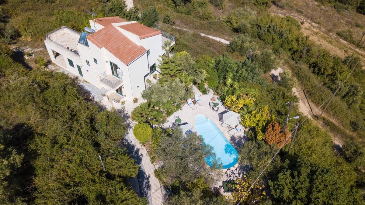 Exopoli Villa | Shiny villa Adriana into green nature overlooking Georgioupolis bay.