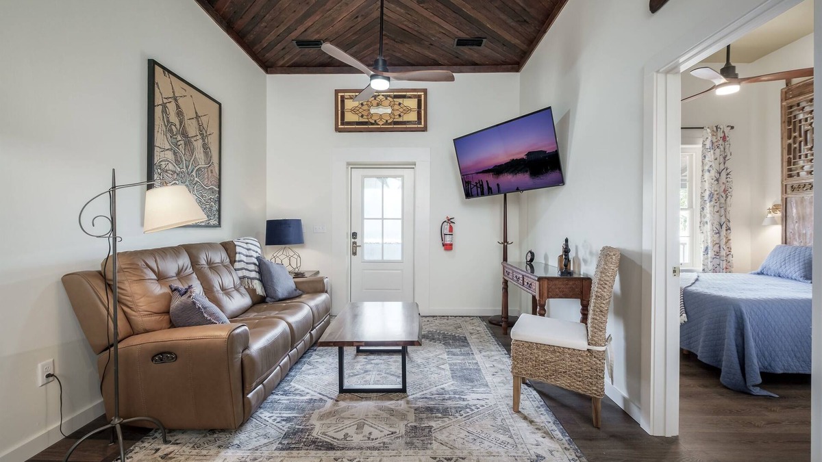 Cedar Key Apartment | Ship Style Luxury Downtown, Boat Trailer Parking!