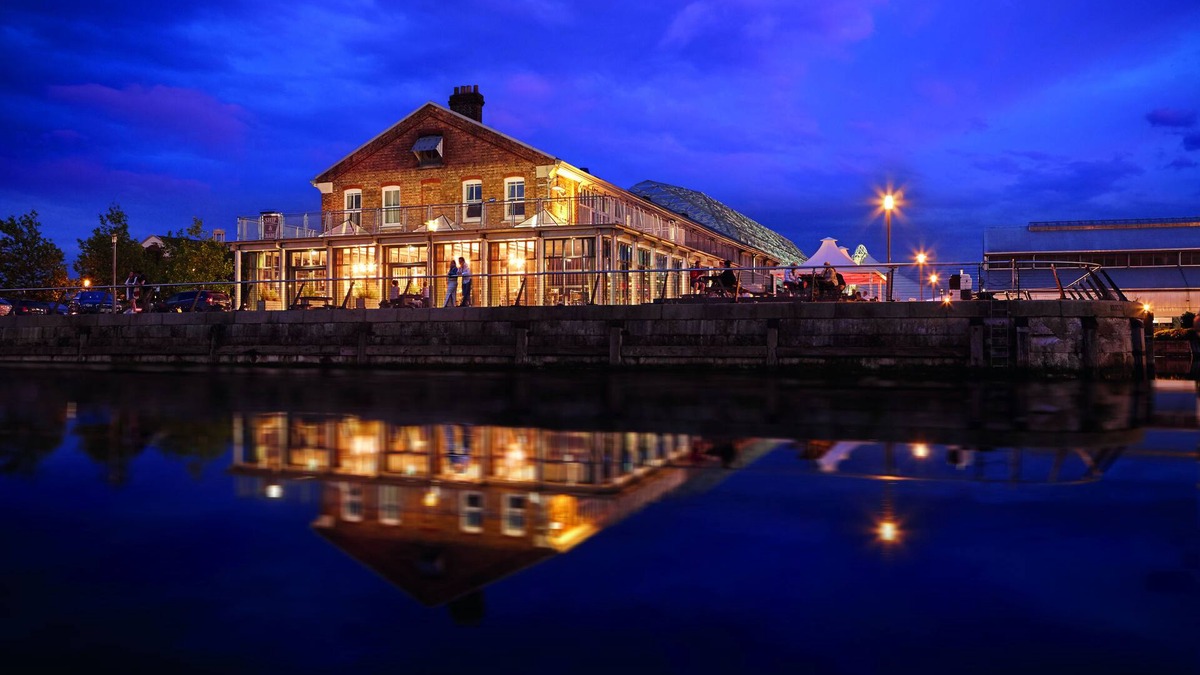 Chatham Hotel | Ship & Trades