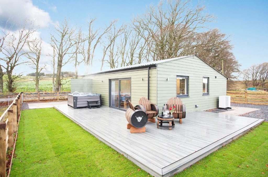 Eddleston House | Shiphorns luxury cabin with a hot tub