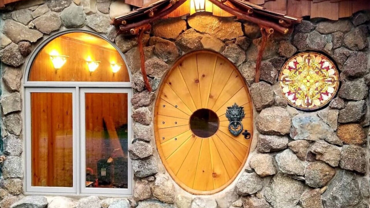 Stanardsville House | Shire Suite at White Lotus Eco Spa Retreat