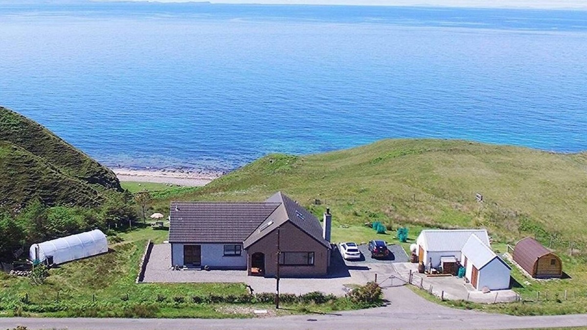 Melvaig Apartment | Shiskine : self catering apartment with stunning views