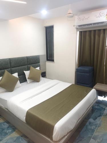 Ahmedabad Hotel | Shiv hotel