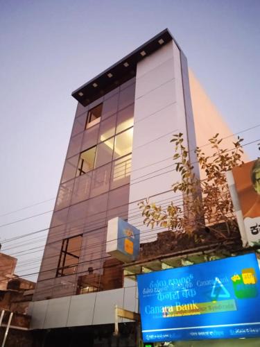 Kalaburagi Hotel | ShivaBasava Lodge