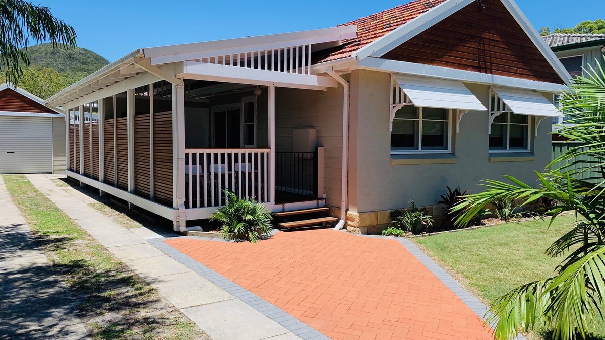 Shoal Bay House | SHOAL BAY RETREAT Unit 2 - doggie friendly duplex villa - 100m to beach
