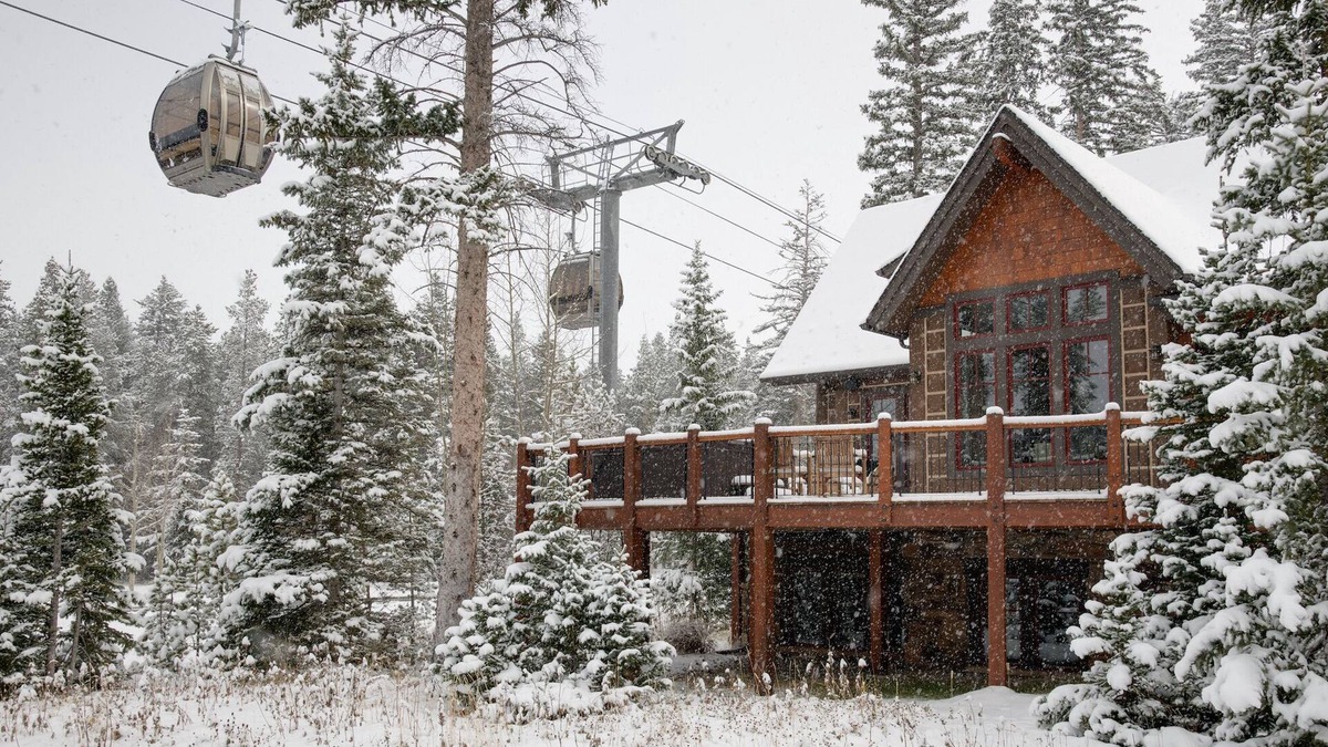 Peak 8 Ski Chalet | Shock Hill Chalet: 100 Yards to Mid-Station Gondola