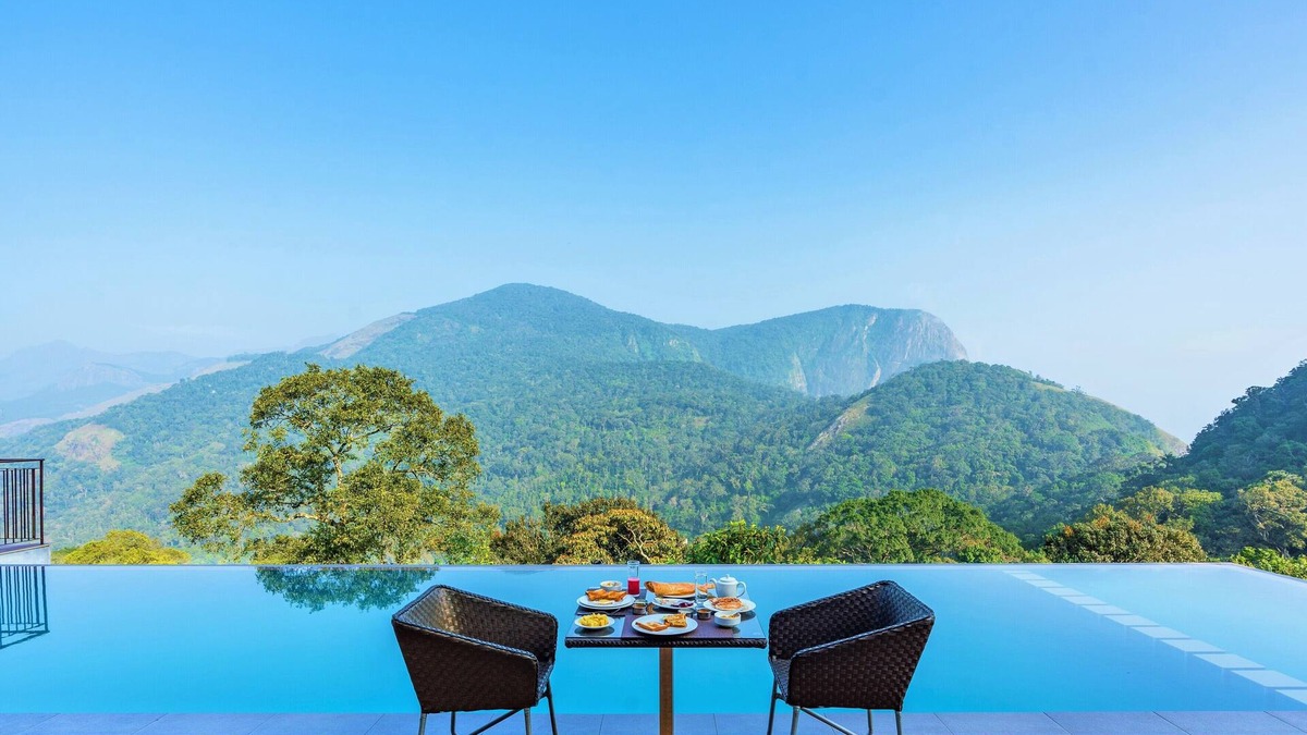 Chinnakanal Hotel | Shola Crown Resort - Munnar
