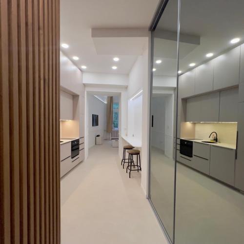 Inner City Budapest Apartment | Shopping street - stylish living, modern, central