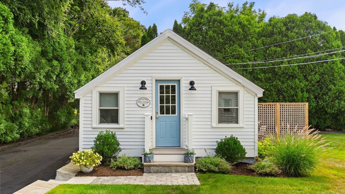 Gloucester Cottage | Shore Cottage - Coastal gem, a traveler favorite! Outdoor patio, central AC.