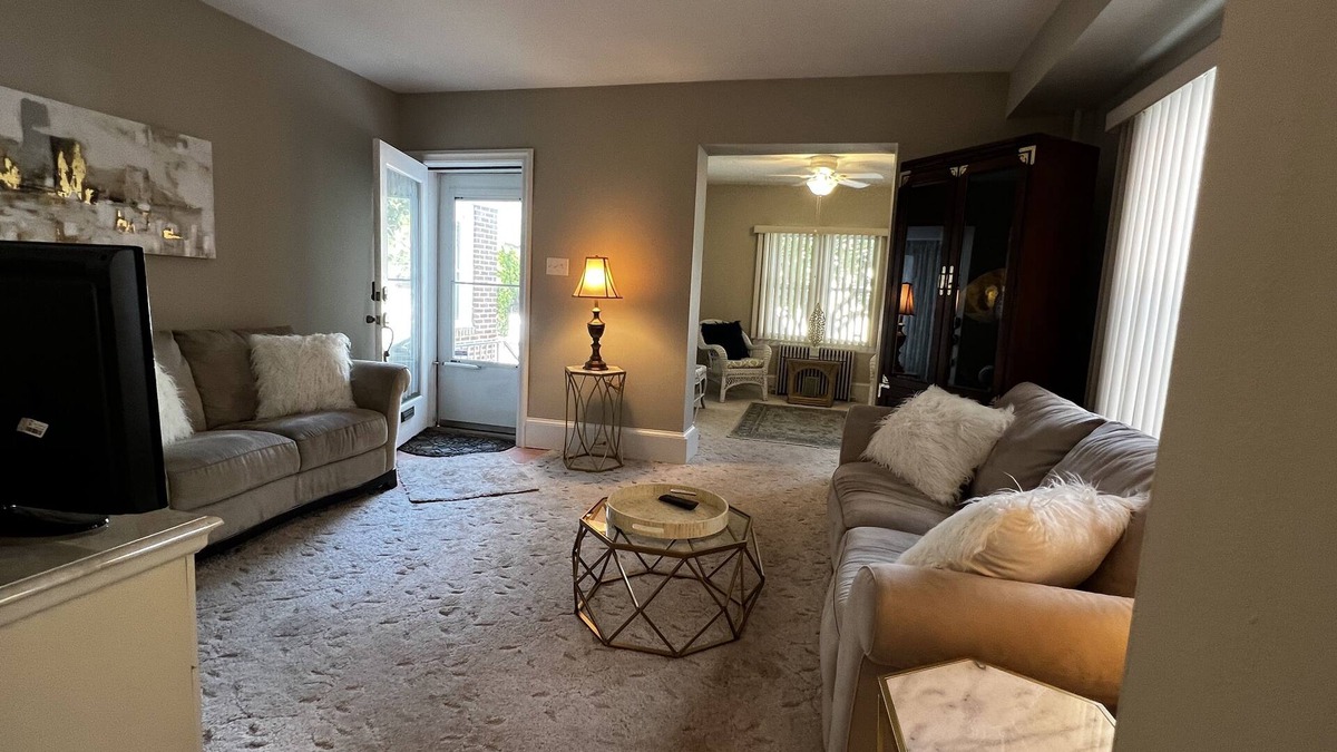 Atlantic City House | Shore Getaway - 2 Blocks to the Beach 2B/2B - Immaculate