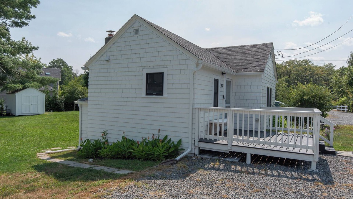 North Kingstown Cottage | Shorebreak Cottage