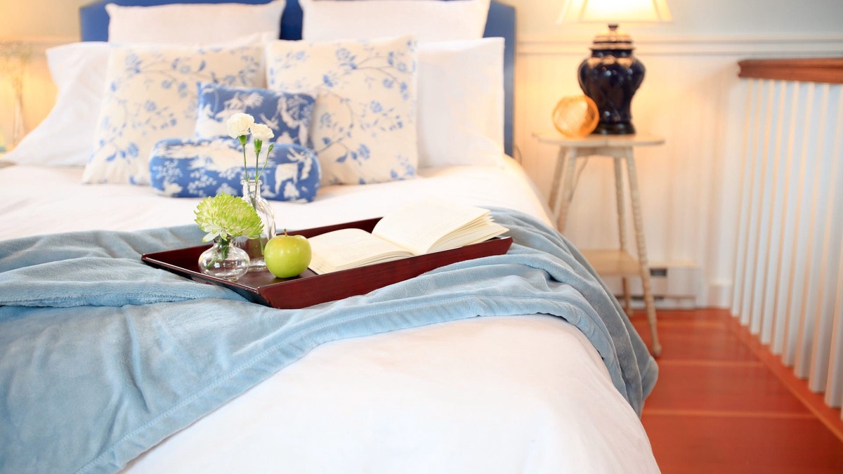 Jamestown Cottage | Shoreby Hill/Village - Jamestown Cottage, near Newport, RI and beaches