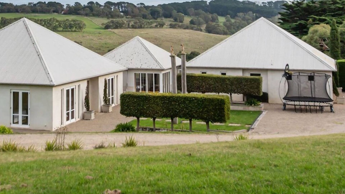 Shoreham House | Shoreham Homestead Walk to Vineyards