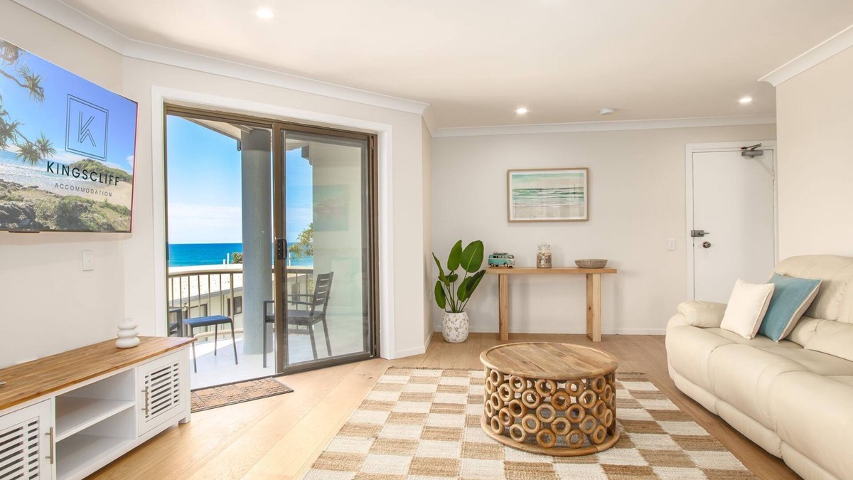 Hastings Point Apartment | Shoreline Holiday Apartment - Beachfront retreat at Hastings Point with ocean views
