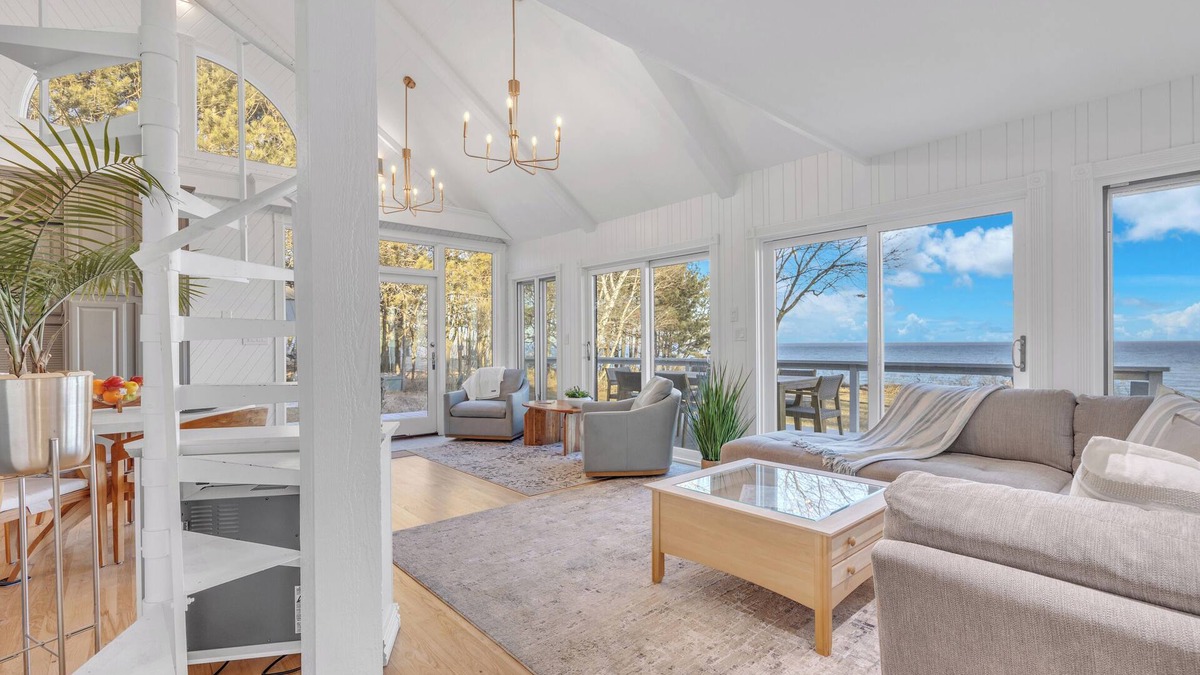 Cleveland Cottage | Shoreline Serenity - 2 Private Acres