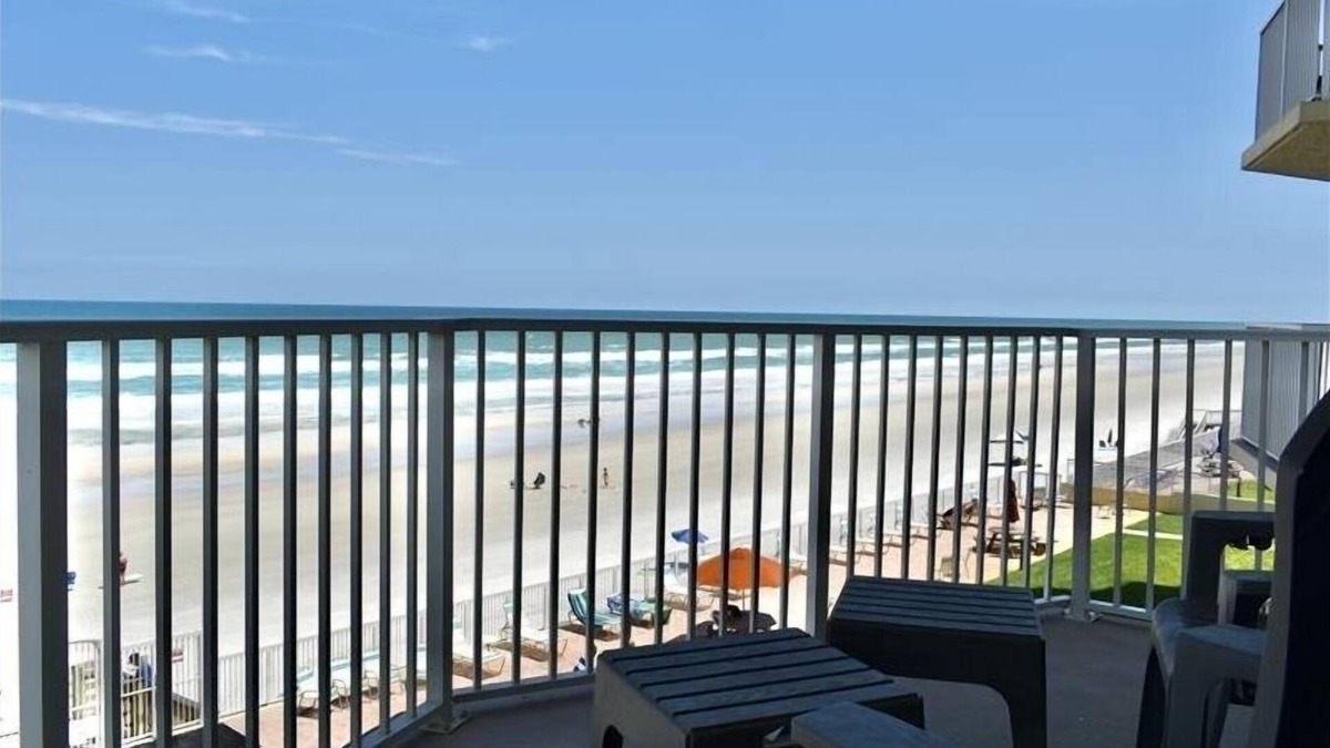 Daytona Beach Shores Apartment | Shores Club 304 - Daytona Beach Oceanfront Vacations, Inc