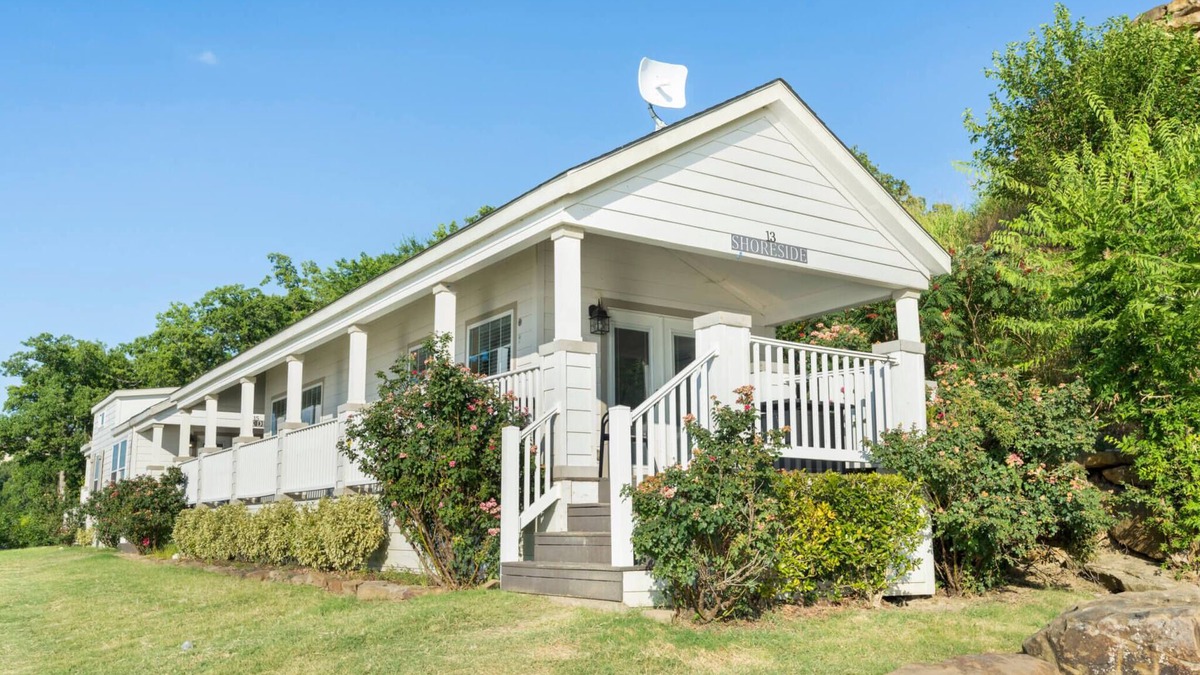 Sperry Cottage | Shoreside at CrossTimbers Marina