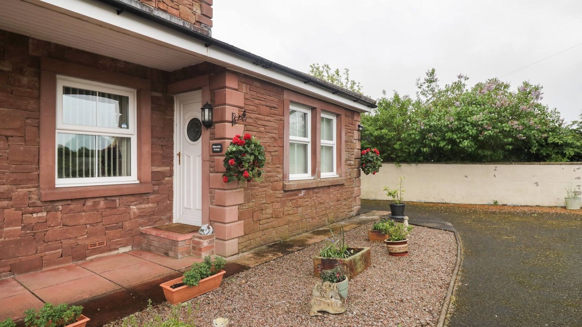 Wigton Cottage | SHORESIDE COTTAGE, pet friendly, character holiday cottage in Silloth