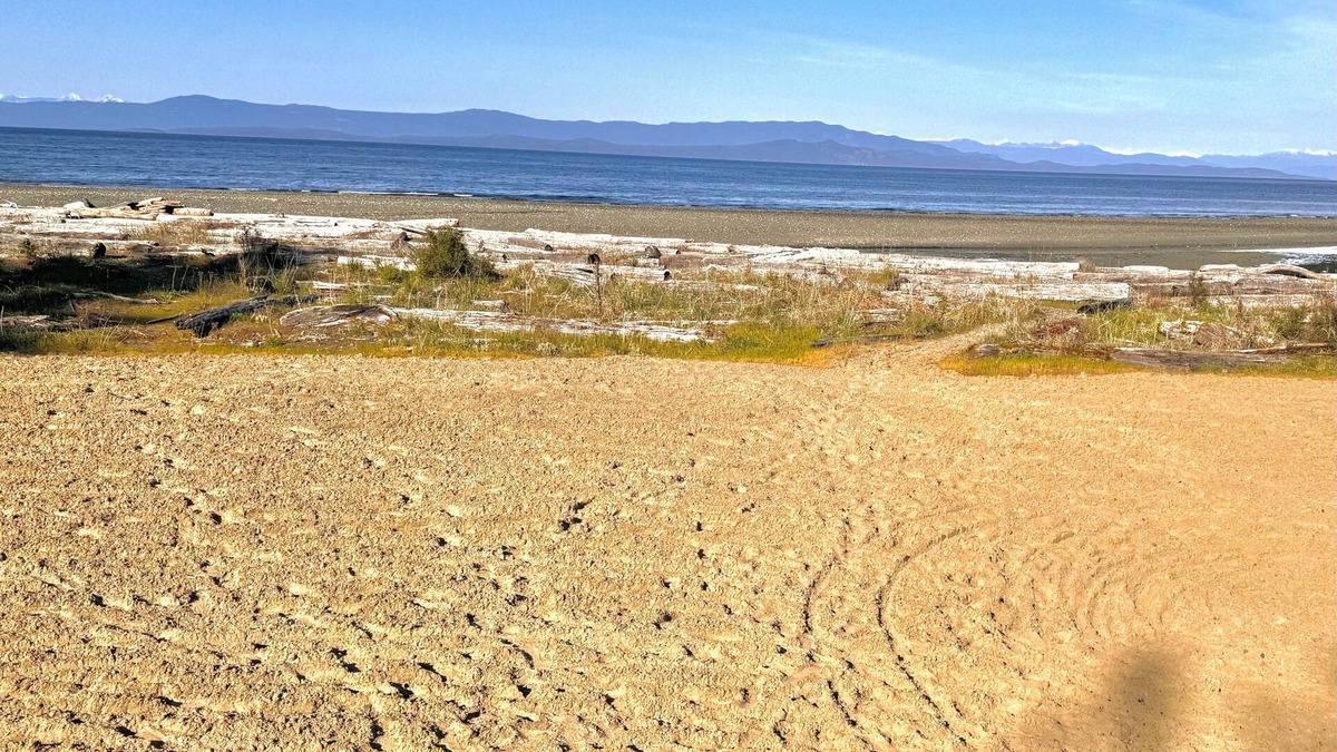 Regional District of Nanaimo Hotel | Shorewater Resort - QualicumBeach w/water toys/loaded with amenities