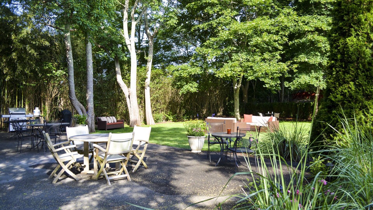 Jamesport Hotel | Shorewood Inn