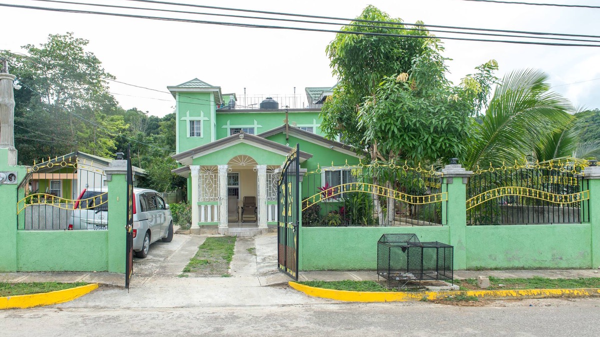 Rhyne Park Village House | Short and longTerm ,Vacational rental home.