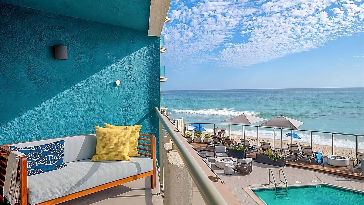 Carlsbad Village House | Short Distance From The Well Known Sites! Outdoor Pool, Free Petit Breakfast!