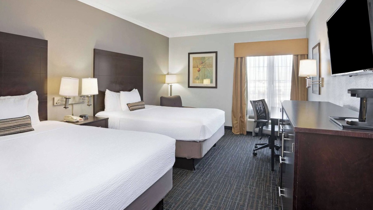 Westchase Hotel | Short Drive from Chinatown | Outdoor Pool Access, Pets Are Welcome!