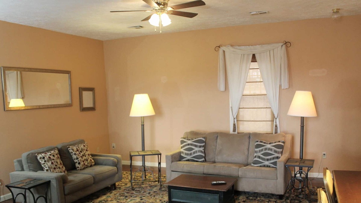 Alverton Condo | Short or Extended Stay: BEAUTIFULLY RESTORED COLONIAL MANSION