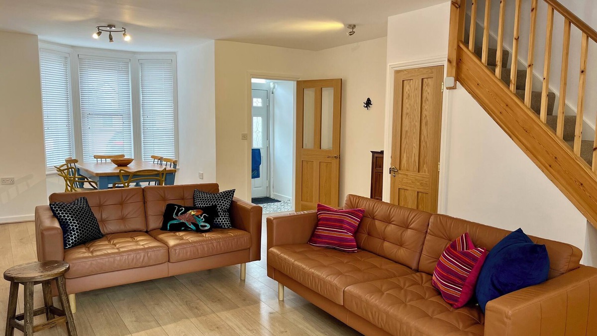Poole House | Short stroll to Quay, shops and restaurants
