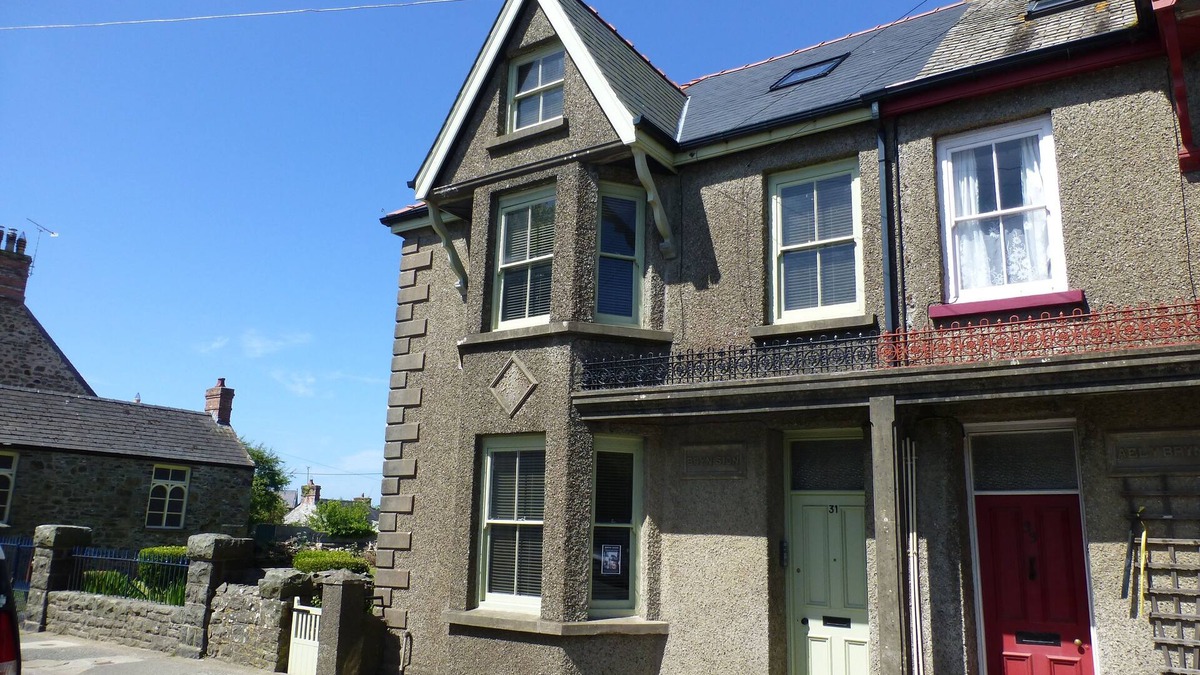 St Davids Apartment | Short summer breaks available!