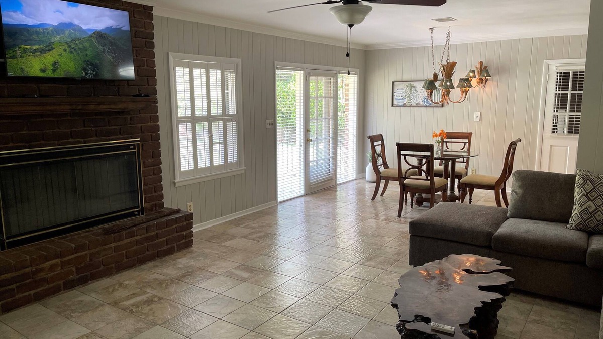Savannah House | Short Term Furnished Rental Near Hospitals
