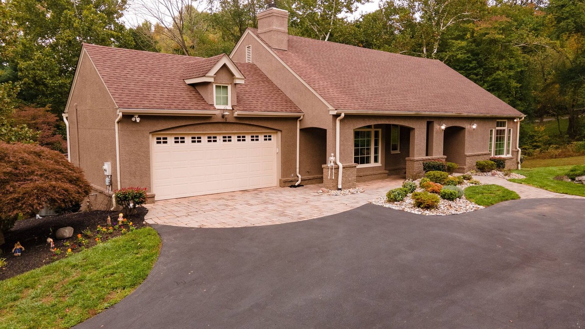 Centreville House | Short Term & Long Term Rental Dogs Allowed Upon Approval