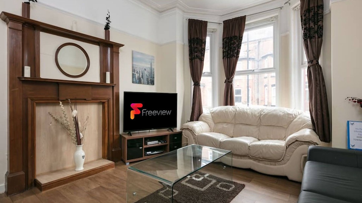 Chorlton-cum-Hardy House | Short Term Shared R&R In Chorlton