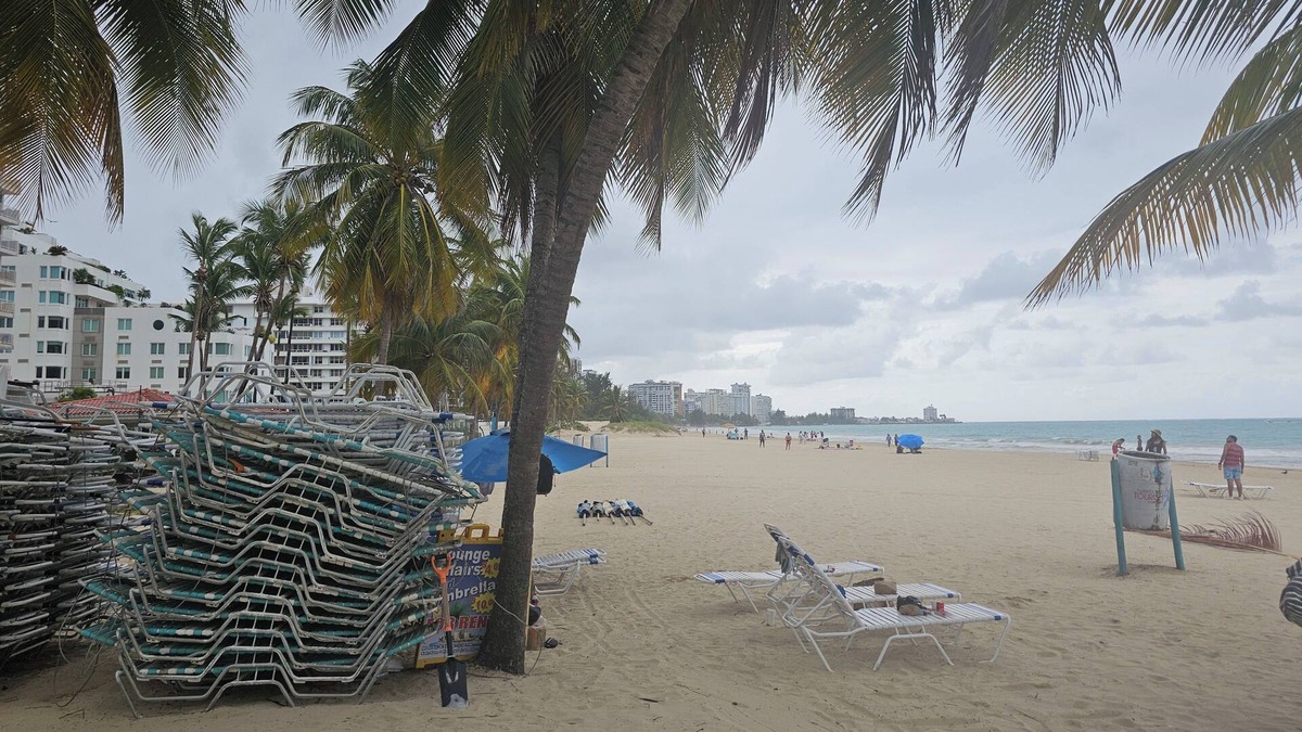 Isla Verde Condo | Short-term stay rental Cozy Isla Verde Beachfront condo with fitness room and AC